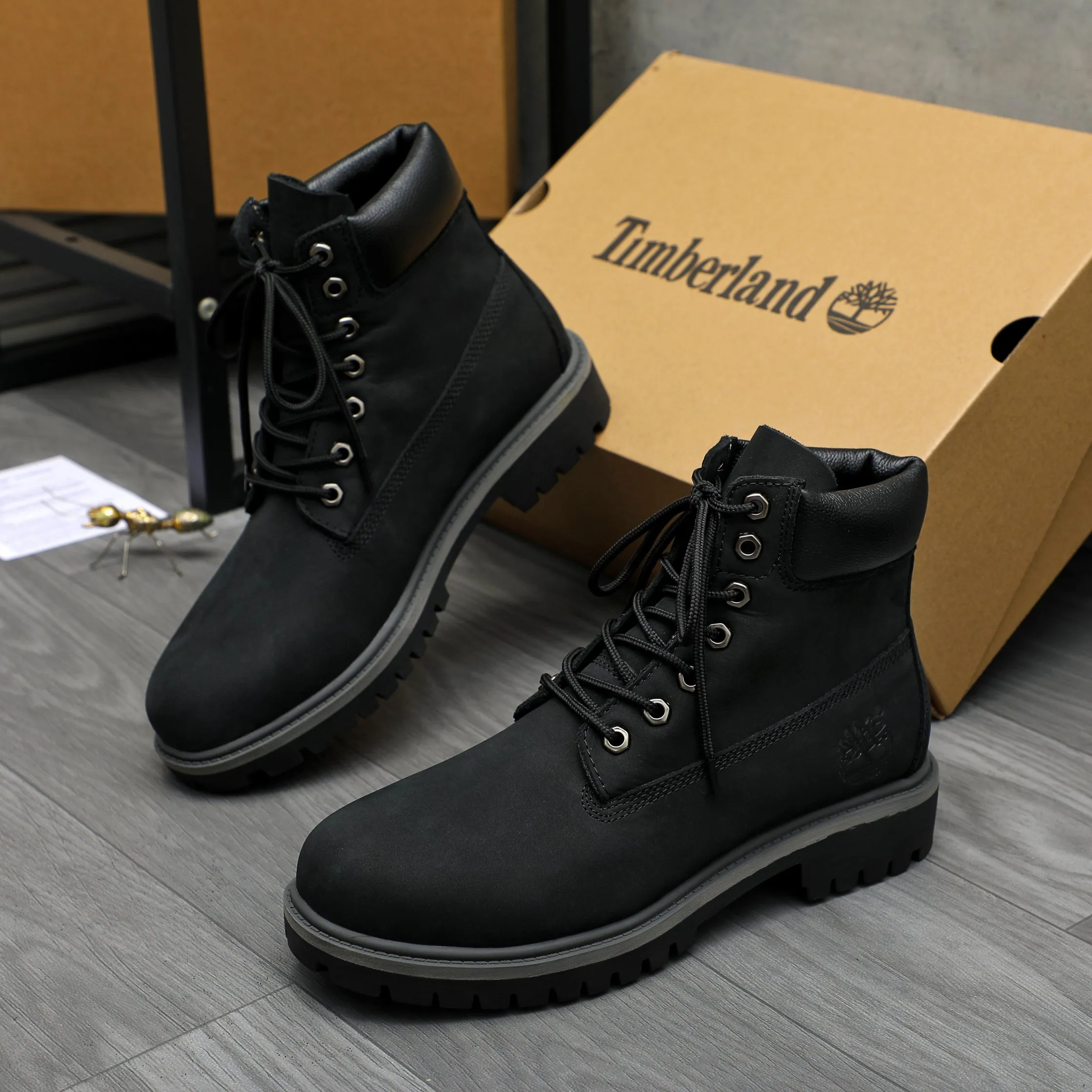 Men's shoes 💰p480 Product trademark: LV "Louis Vuitton" business lace-up high-top men's shoes Regular size: 38-44 Product material: Selected frosted cowhide upper, leather lining, original rubber outsole